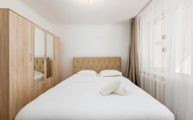 3-K v Tsentre Almaty Flat
