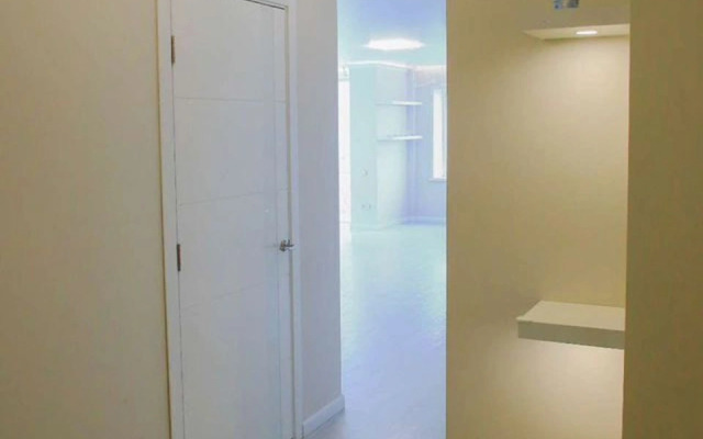 Trekhkomnatnaya S Krasivym Vidom Iz Okna Flat