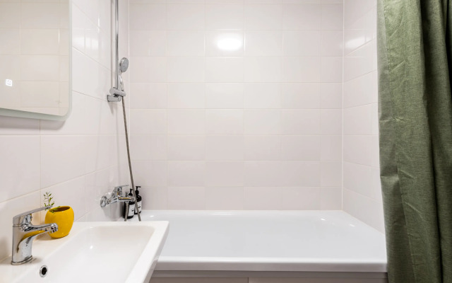 Chetyrekhkomnatnaya Dizainerskaya Vidovaya Flat