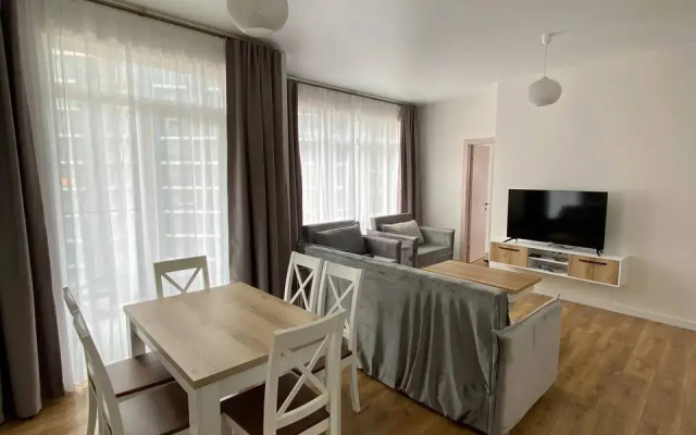 Luxury White Sails Apartments