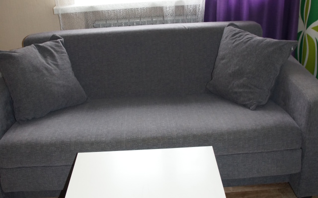 Uyutnyie Metryi Na Marksa Apartments