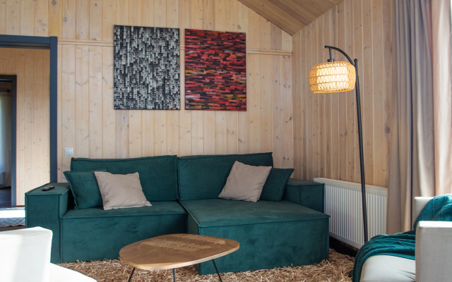 Barnhauz U Ozera Private house