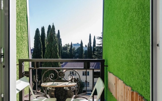 Red Apartments Art Layt Verdi Apartments