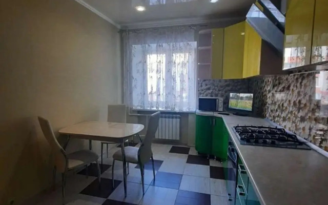 2kh-Komnatnaya V Tsentre Goroda Flat