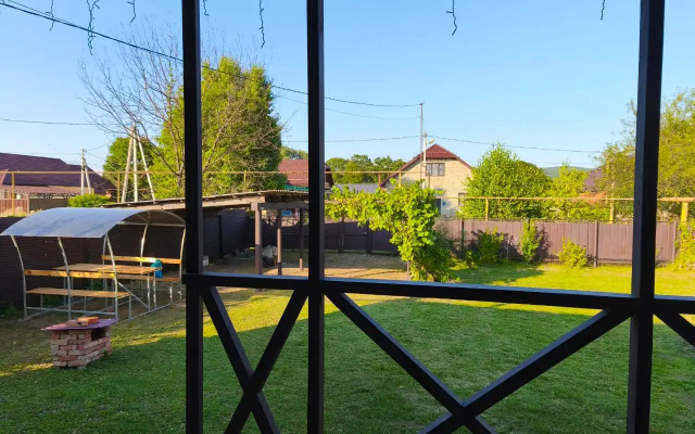 Ryadom S Termalnymi Istochnikami Private House
