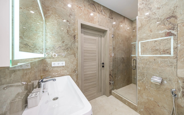 Luxury v Tsentre Sochi Flat