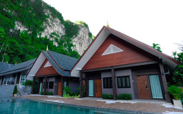 The Scene Cliff View Villas Hotel