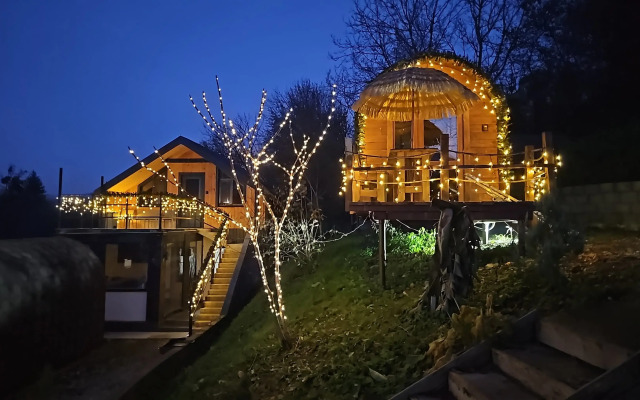 U Reki Bungalow