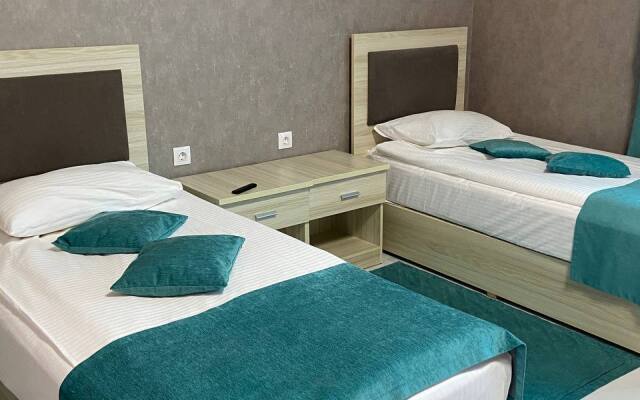Belaya Medveditsa Hotel