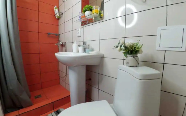 Студия 4 Тат Хаус на улице Нурсултана Назарбаева 9 в центре города у станции метро