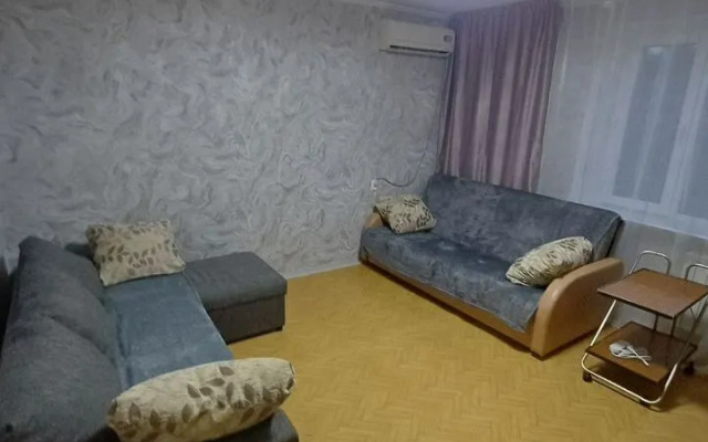 Na Ulitse Chebrikova 50 Flat