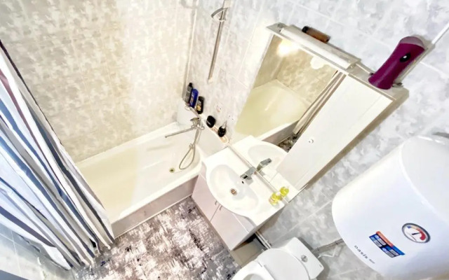 Na Sen-Simona 42/3 Flat