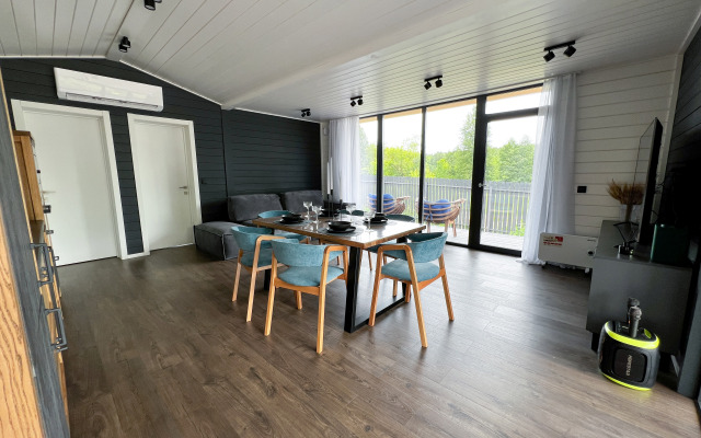 Eco-Mestechko Private House