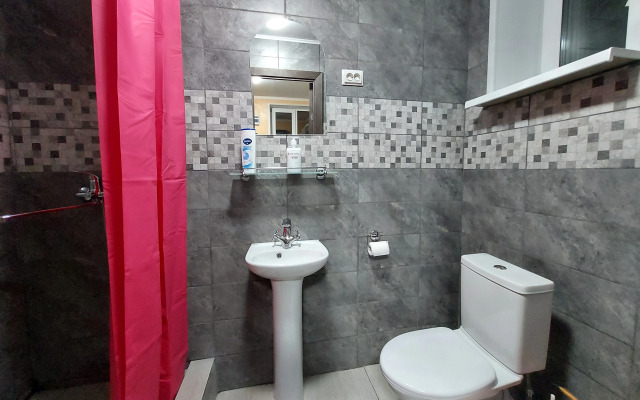 Частный дом новейший для командировки и отдыха