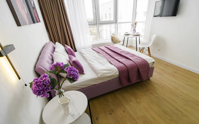 Na 24 Etazhe S Panoramnym Vidom Na Dve Reki Flat
