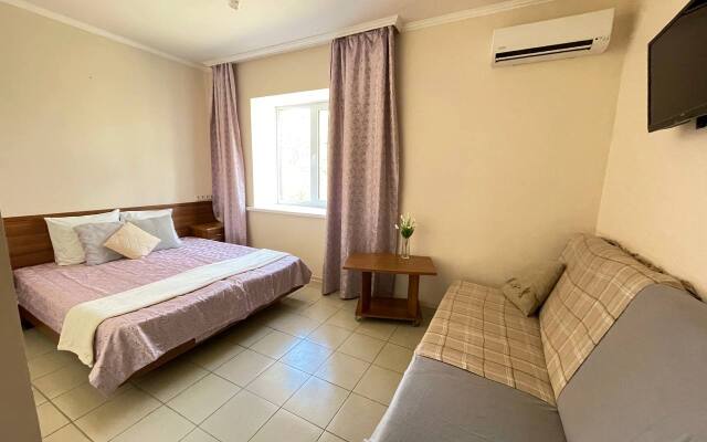 Zhemchuzhinka Guest House