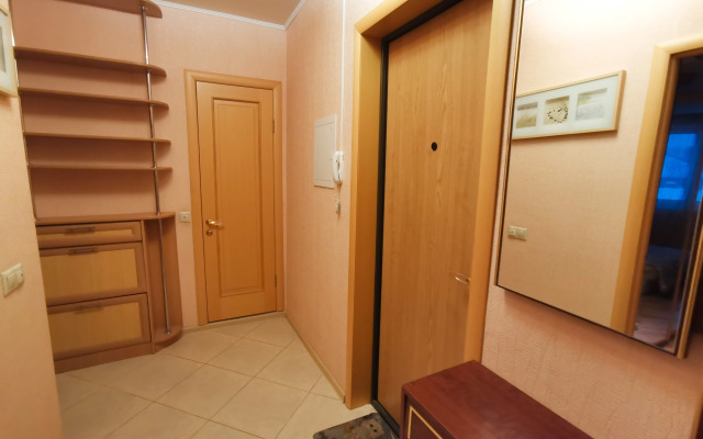 Na Verkhne Proletarskoy 35 Flat