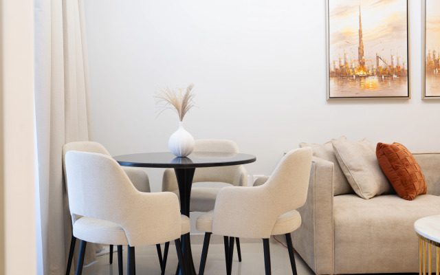 Apartment Keyrock Living: Dubai Oasis w/ Balcony Views