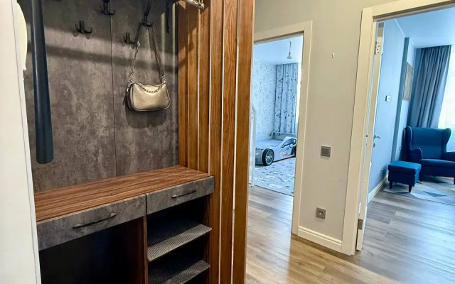 Sovremennaya U Trts Sitimoll Flat