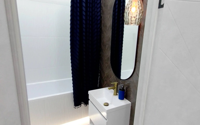 Квартира Студия White