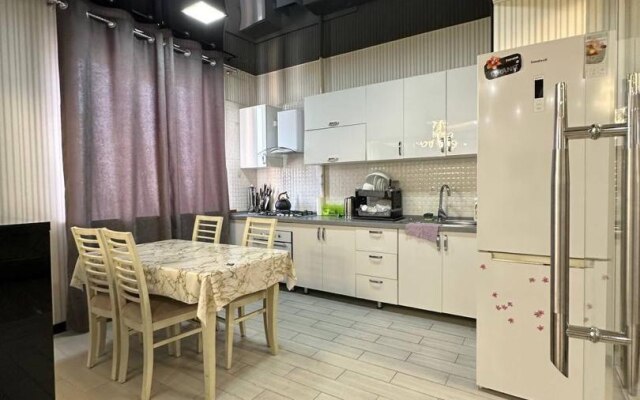 Golden Khaus Apartments