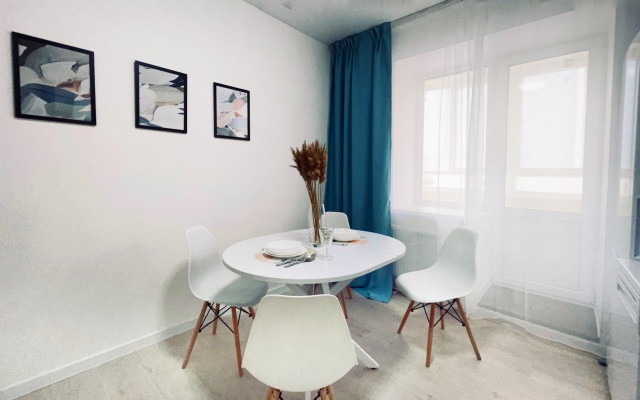 Bolshaya dvukhkomnatnaya s domashnim kinoteatrom Flat