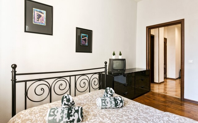 Na Prospekte Kutuzova 21 Apartments