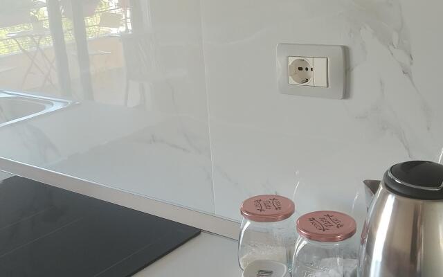 Sofi's Cozy Apartment-Near Port of Vlore, Apartment