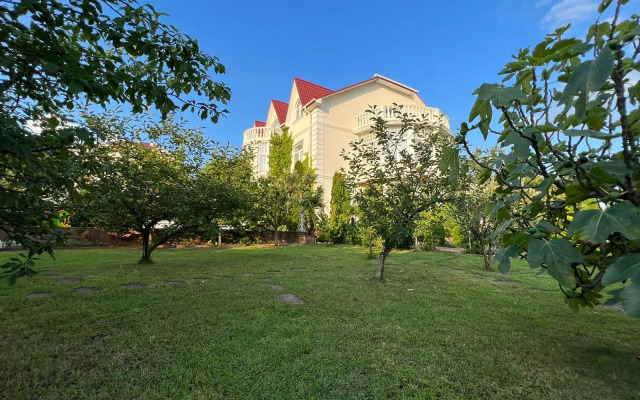 Orel-Izumrud Guest House