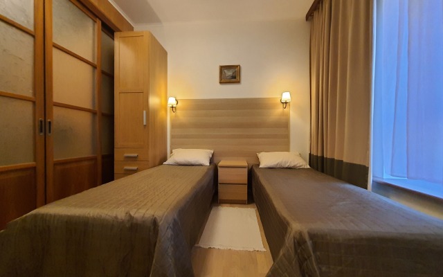 Апартаменты c тремя спальнями 7 Минут и Невский