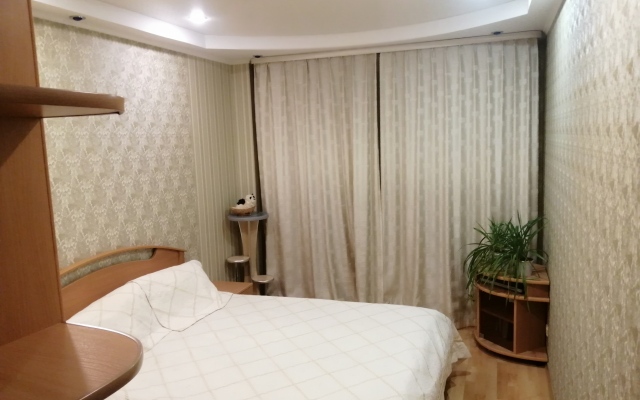 Otlichnaya Tryoshka Vozle Vokzala  Flat