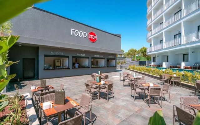 Отель Vox Maris Resort