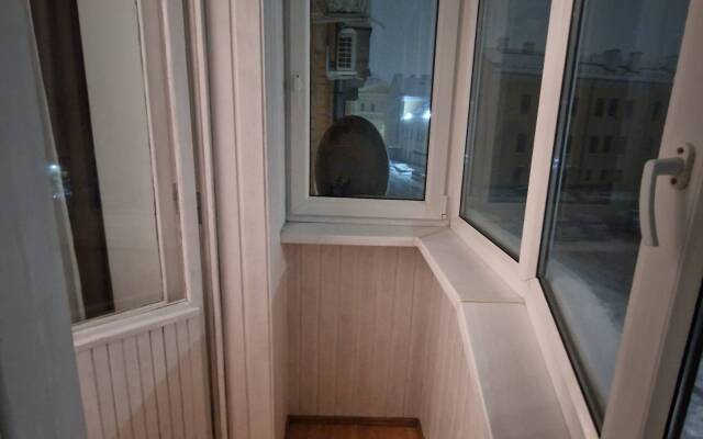 U Pushkinskogo Teatra Tsentr Flat