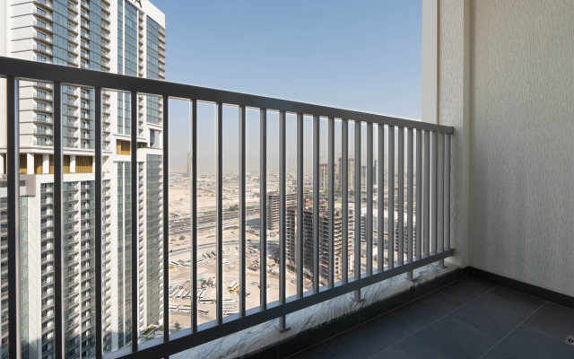 Апартаменты Premium 1BR Oasis – City Views & Pool Access