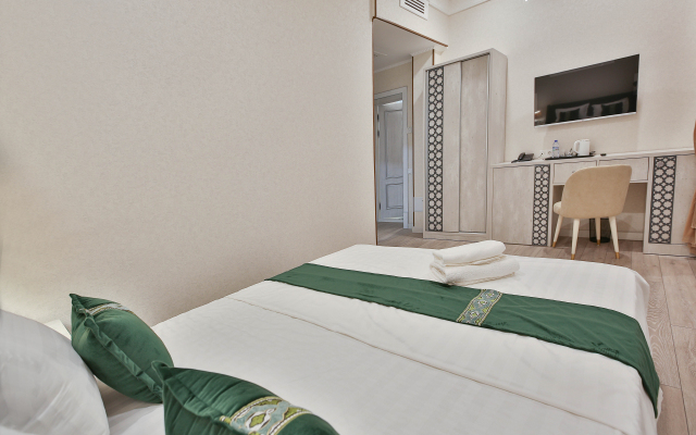 Отель Asian Plaza