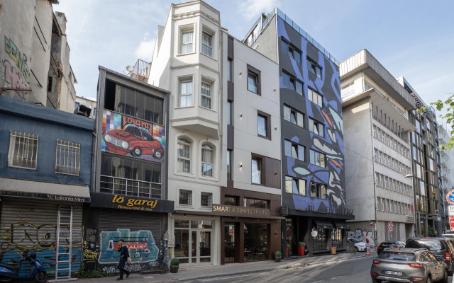 Smart and Simple Hotel Karakoy