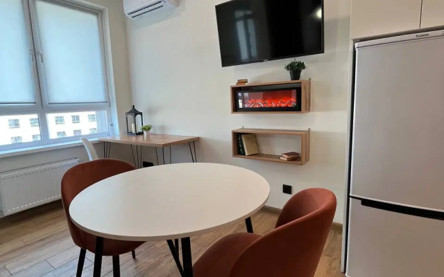 Stilnaya Kvartira V Tsentre Zapadnogo Flat