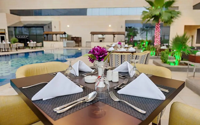 Отель Makkah Al Aziziah Suites