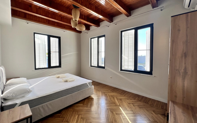 Avrora Villa