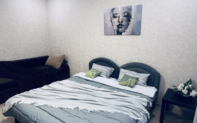 Na Bulvare Komarova 1Es2 Flat