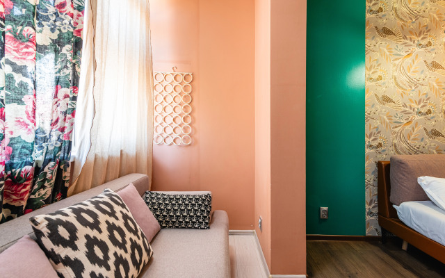 Апартаменты Уютные вблизи ТРЦ Mega Almaty