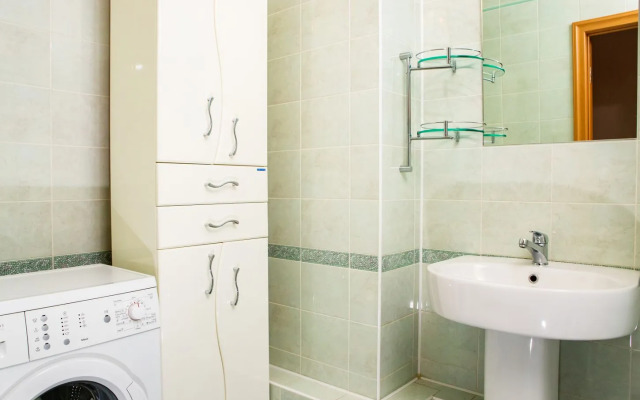 Апартаменты Просторная 2х Комнатная на Алексеева 115