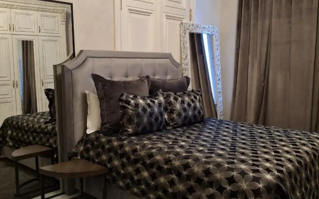Izi Jiza Na Voskresenskoy Naberezhnoy 30 Apartments