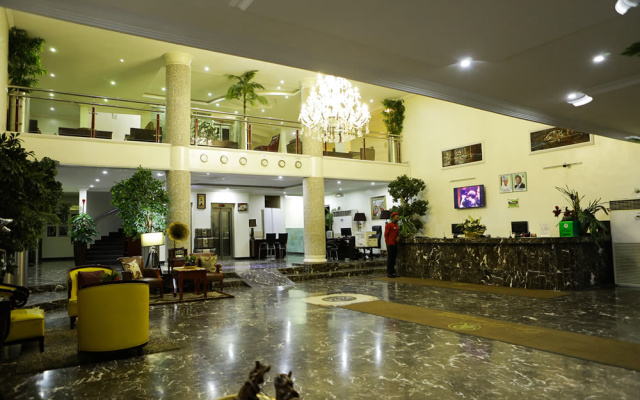 Отель De Rembrandt Suites