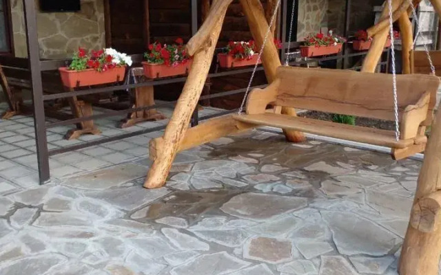 S baney, basseynom i mangalom Private house