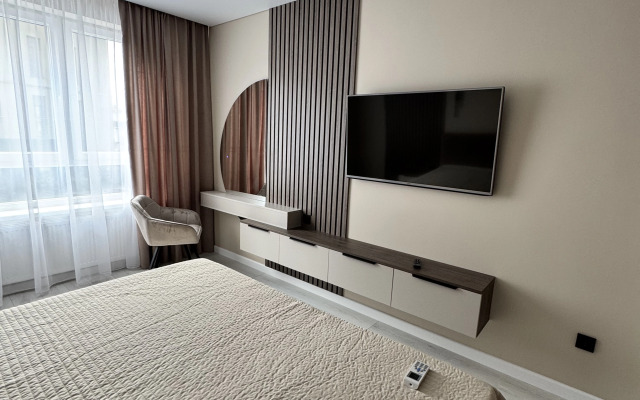 Uyutnaya Novaya S Shikarnym Raspolozheniem Flat