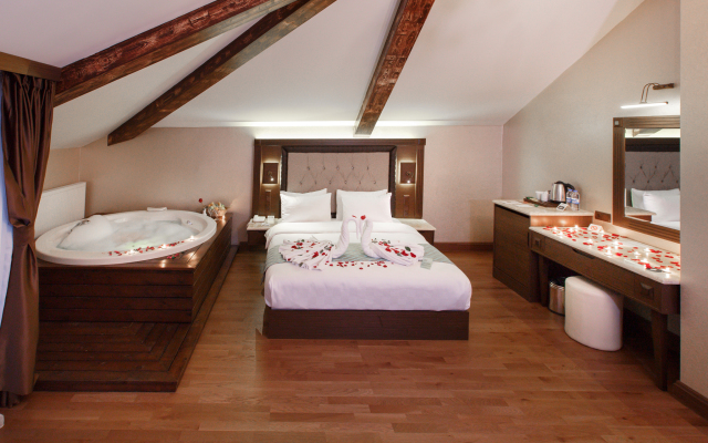 Sera Lake Resort Hotel
