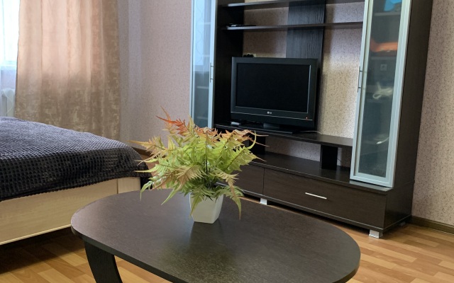 Квартира с Балконом на Строителей 28