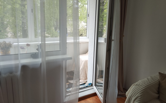 Tryokhmestnaya. Tsentr. Svetlaya. Teplaya. Balkon Flat
