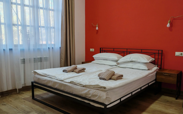 Blur Inn Gallery Hotel